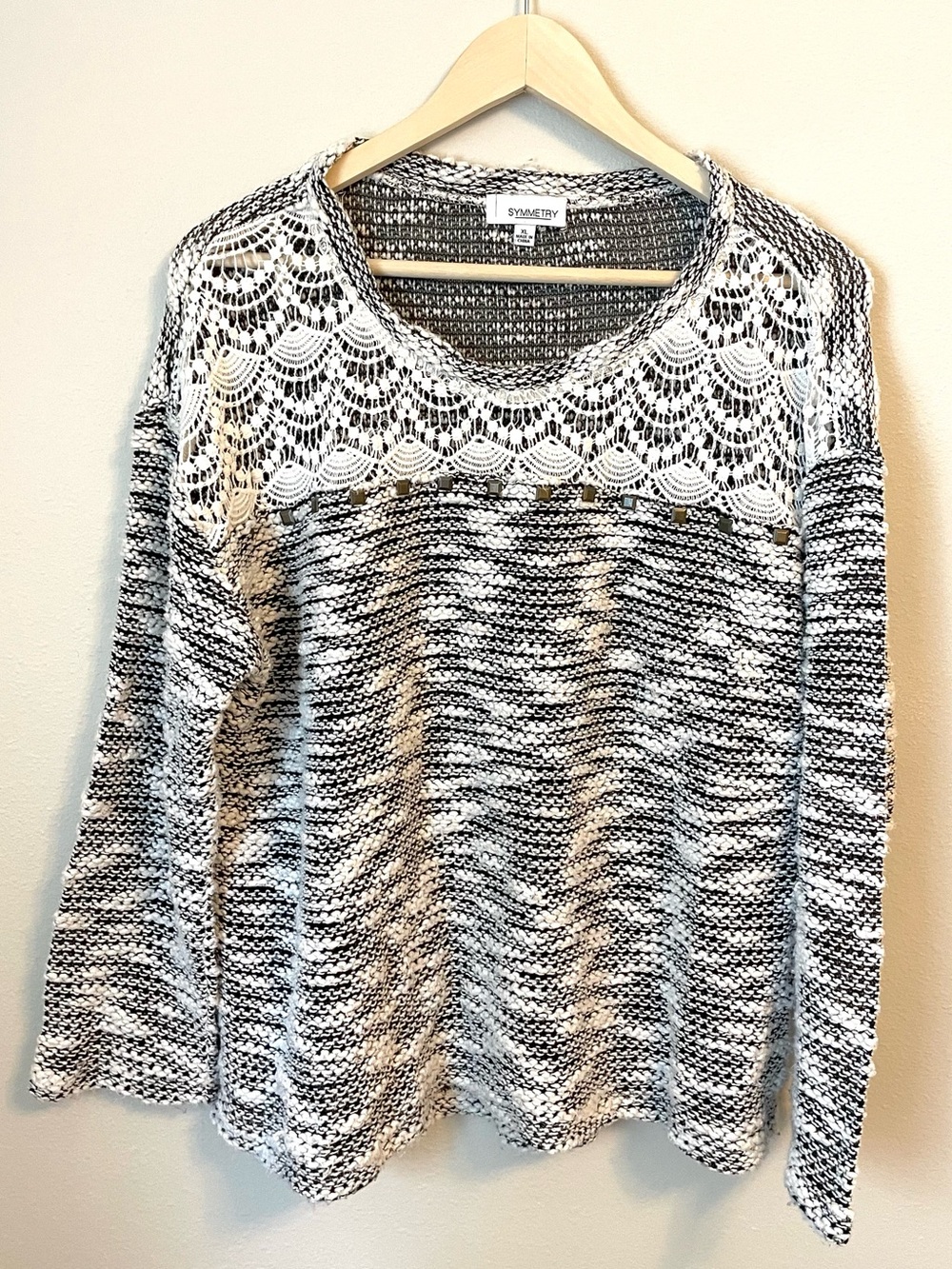 Symmetry - Black & White Marled Knit Sweater with Lace Yoke - Size XL
